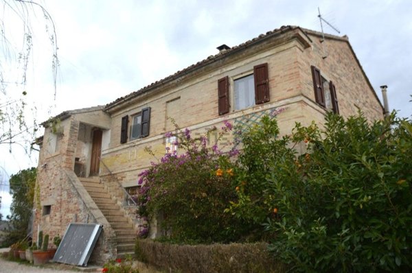 casa indipendente in vendita a Recanati