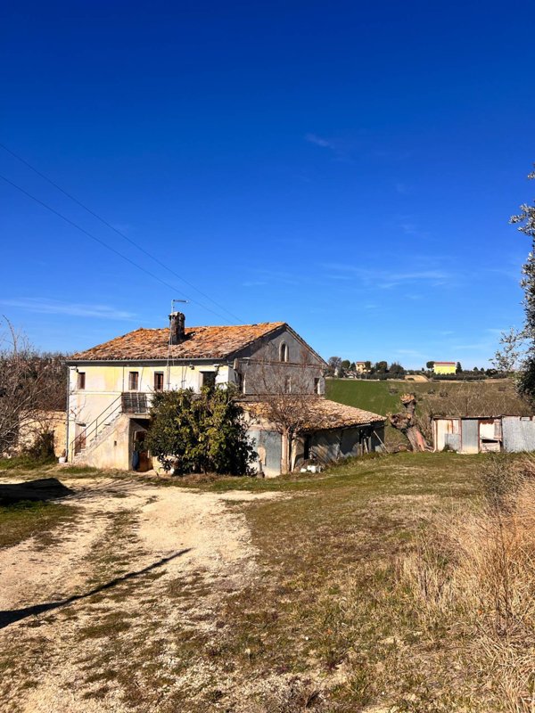 appartamento in vendita a Recanati in zona Montefiore