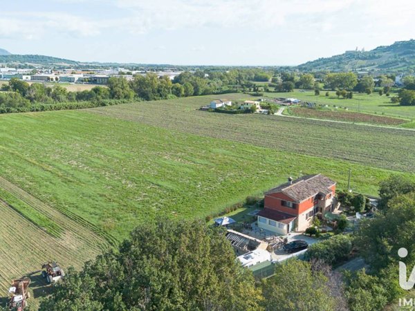 casa indipendente in vendita a Recanati