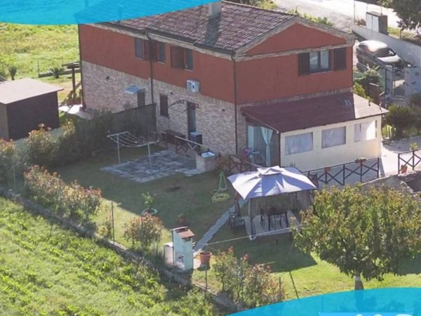 casa indipendente in vendita a Recanati