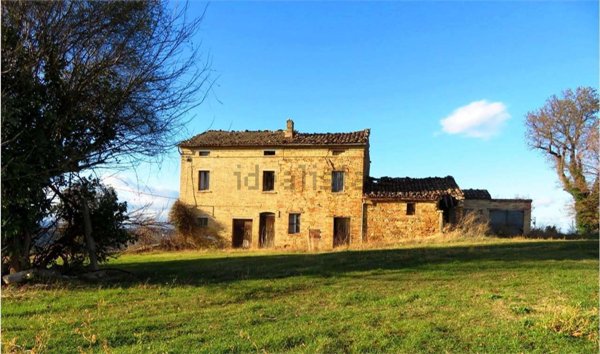 casa indipendente in vendita a Ripe San Ginesio