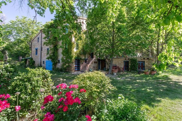 casale in vendita a Ripe San Ginesio