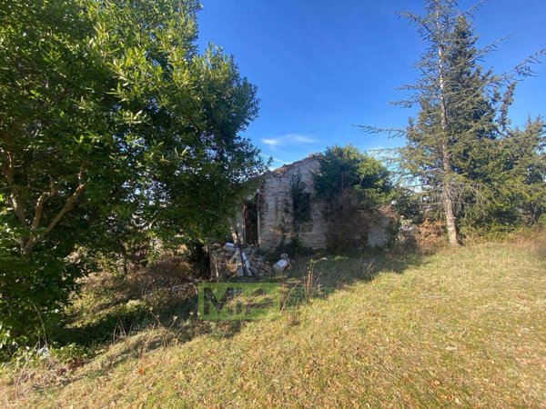 quadrivano in vendita a Ripe San Ginesio