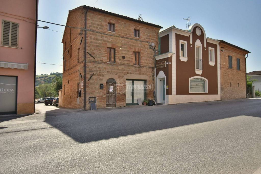 casa indipendente in vendita a Ripe San Ginesio