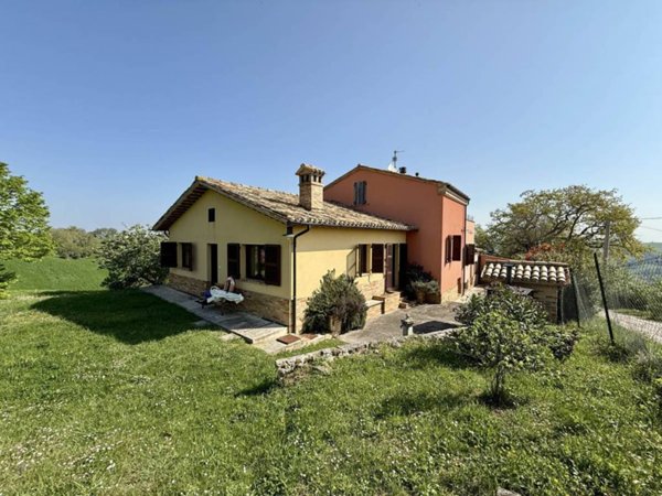 casa indipendente in vendita a Ripe San Ginesio