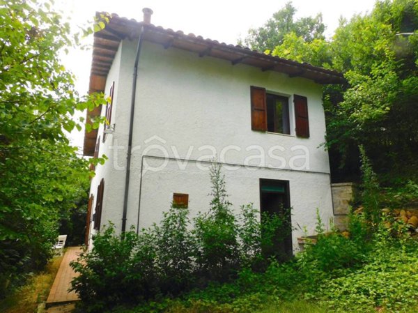 casa indipendente in vendita a San Ginesio