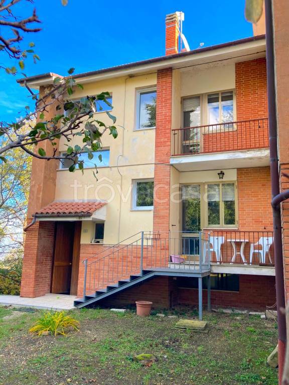 casa indipendente in vendita a San Ginesio