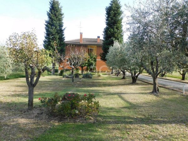casa indipendente in vendita a San Ginesio