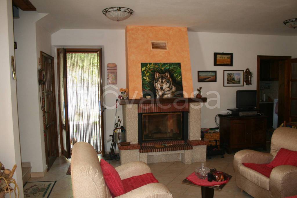 casa indipendente in vendita a San Ginesio