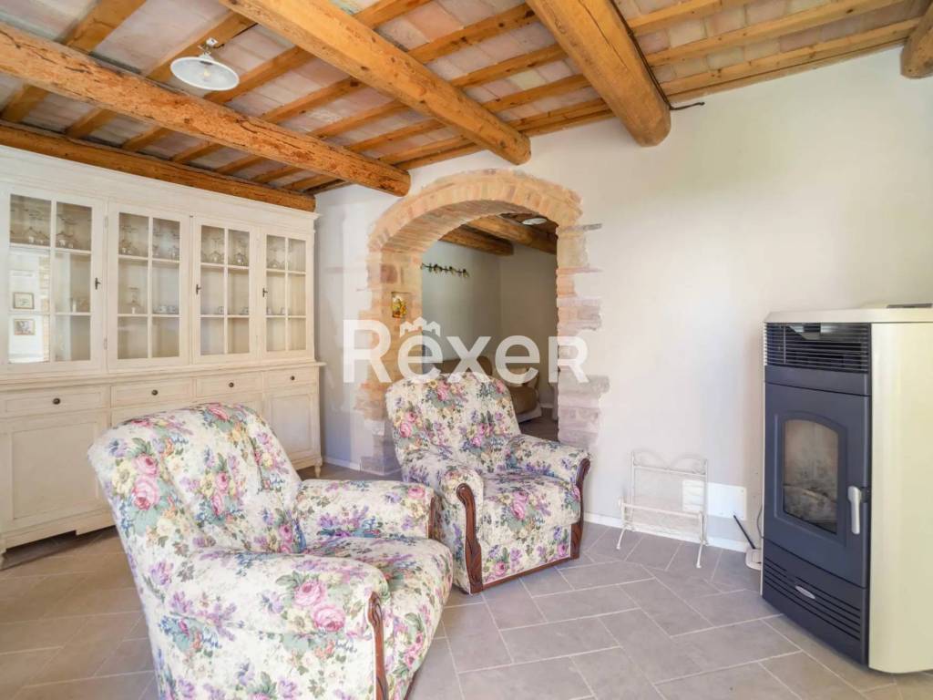 casa indipendente in vendita a San Ginesio