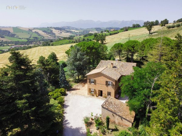casa indipendente in vendita a San Ginesio