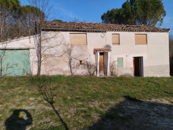 casa indipendente in vendita a San Ginesio