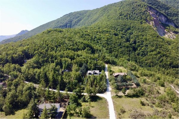 casa indipendente in vendita a San Ginesio