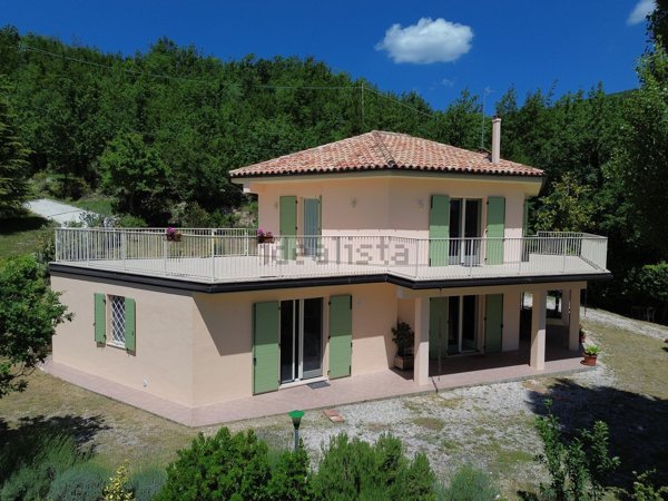 casa indipendente in vendita a San Ginesio