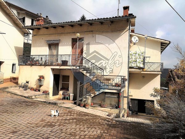 casa indipendente in vendita a San Ginesio