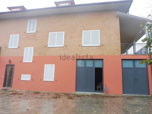 casa indipendente in vendita a San Ginesio