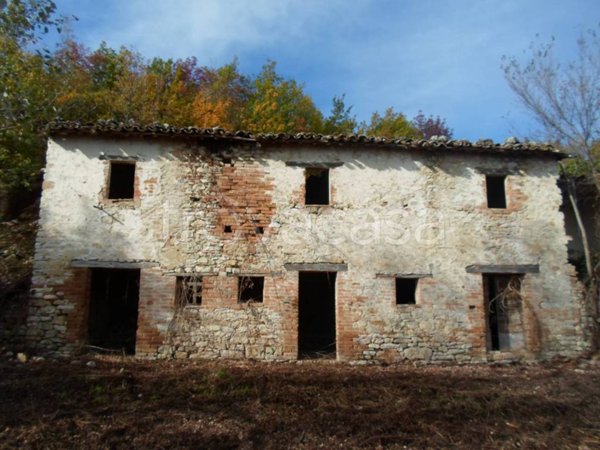 casa indipendente in vendita a San Ginesio