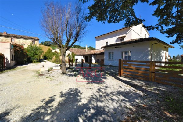 casa indipendente in vendita a San Ginesio