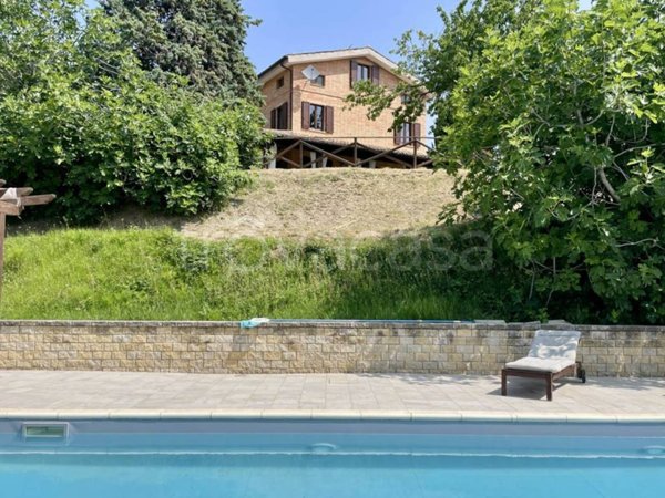 casa indipendente in vendita a San Ginesio