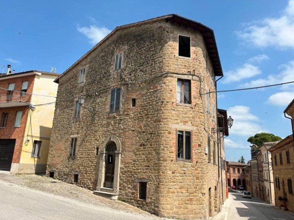 casa indipendente in vendita a San Ginesio