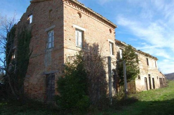 casa indipendente in vendita a San Ginesio