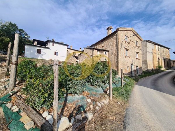 casa indipendente in vendita a San Ginesio