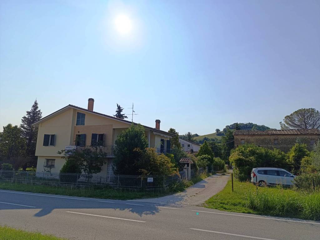 casa indipendente in vendita a San Ginesio