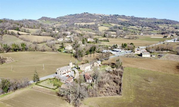 casale in vendita a San Ginesio