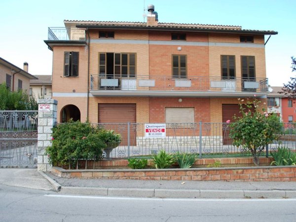 casa indipendente in vendita a San Ginesio