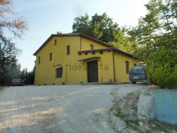 casale in vendita a San Ginesio