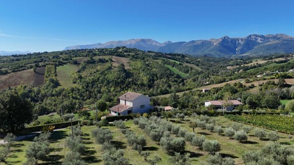 casale in vendita a San Ginesio