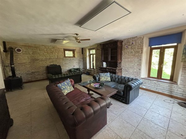 casa indipendente in vendita a San Ginesio