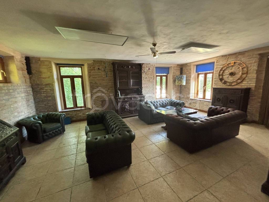 casa indipendente in vendita a San Ginesio