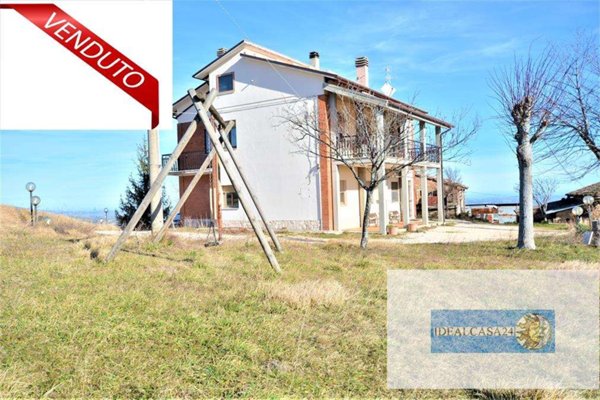 casa indipendente in vendita a San Ginesio