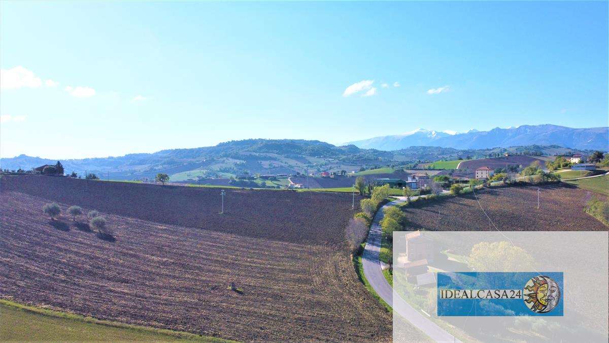 casa indipendente in vendita a San Ginesio