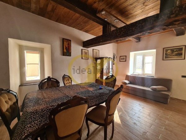 casa indipendente in vendita a San Ginesio