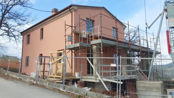 casa indipendente in vendita a San Ginesio