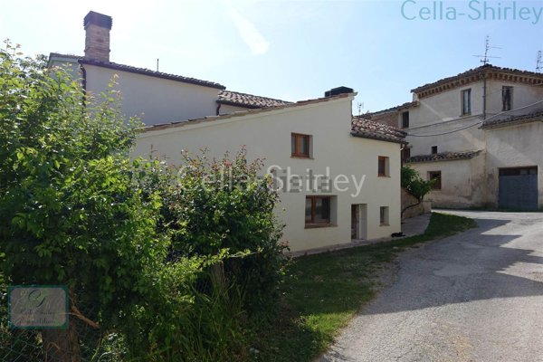 casa indipendente in vendita a San Ginesio