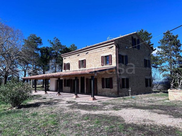 casa indipendente in vendita a San Ginesio