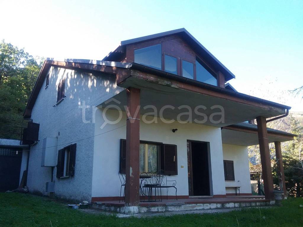 casa indipendente in vendita a San Ginesio
