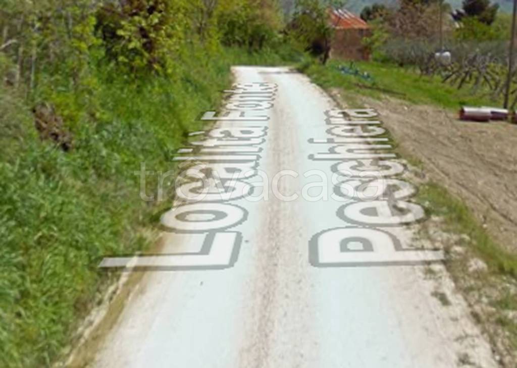 terreno edificabile in vendita a San Ginesio