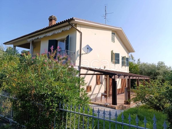casa indipendente in vendita a San Ginesio