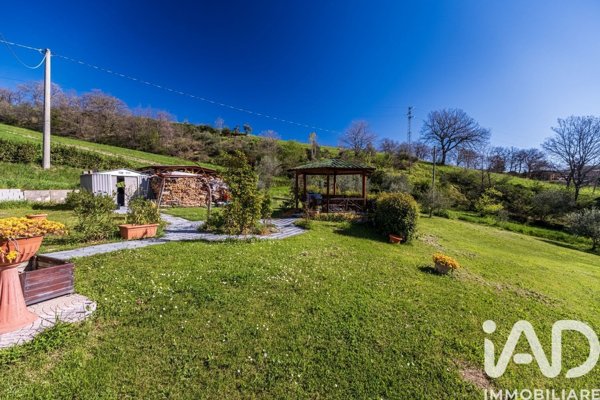 casa indipendente in vendita a San Ginesio