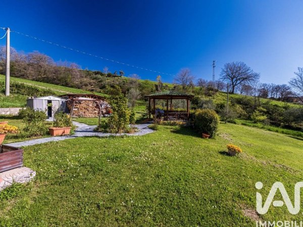 casa indipendente in vendita a San Ginesio