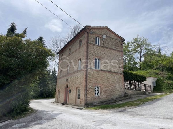 casa indipendente in vendita a San Ginesio