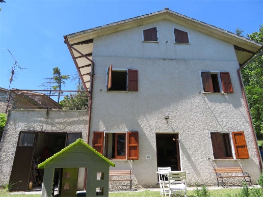 casa indipendente in vendita a San Ginesio