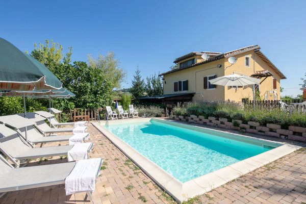casa indipendente in vendita a San Ginesio