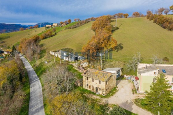 casa indipendente in vendita a San Ginesio