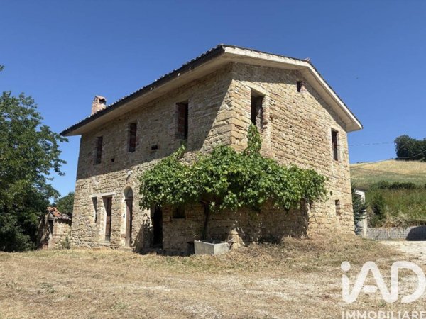 casa indipendente in vendita a San Ginesio