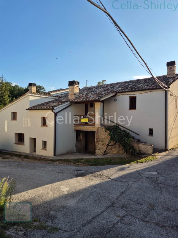 casa indipendente in vendita a San Ginesio